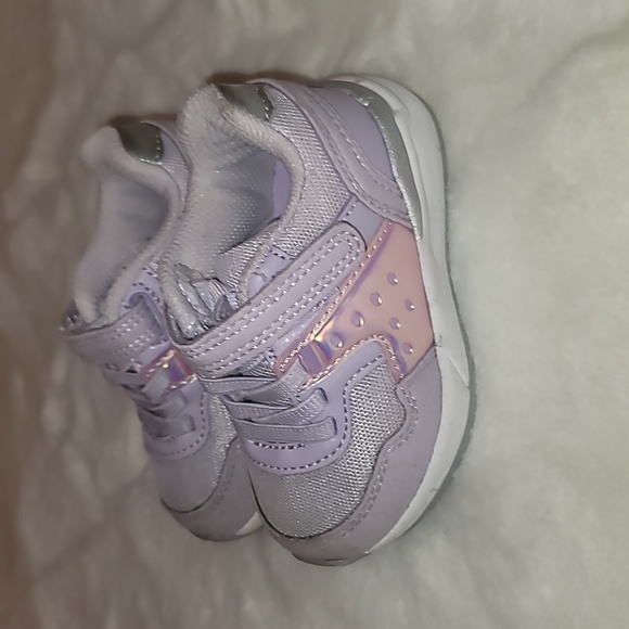 Little girls purple sneakers size 5 - Picture 2 of 7